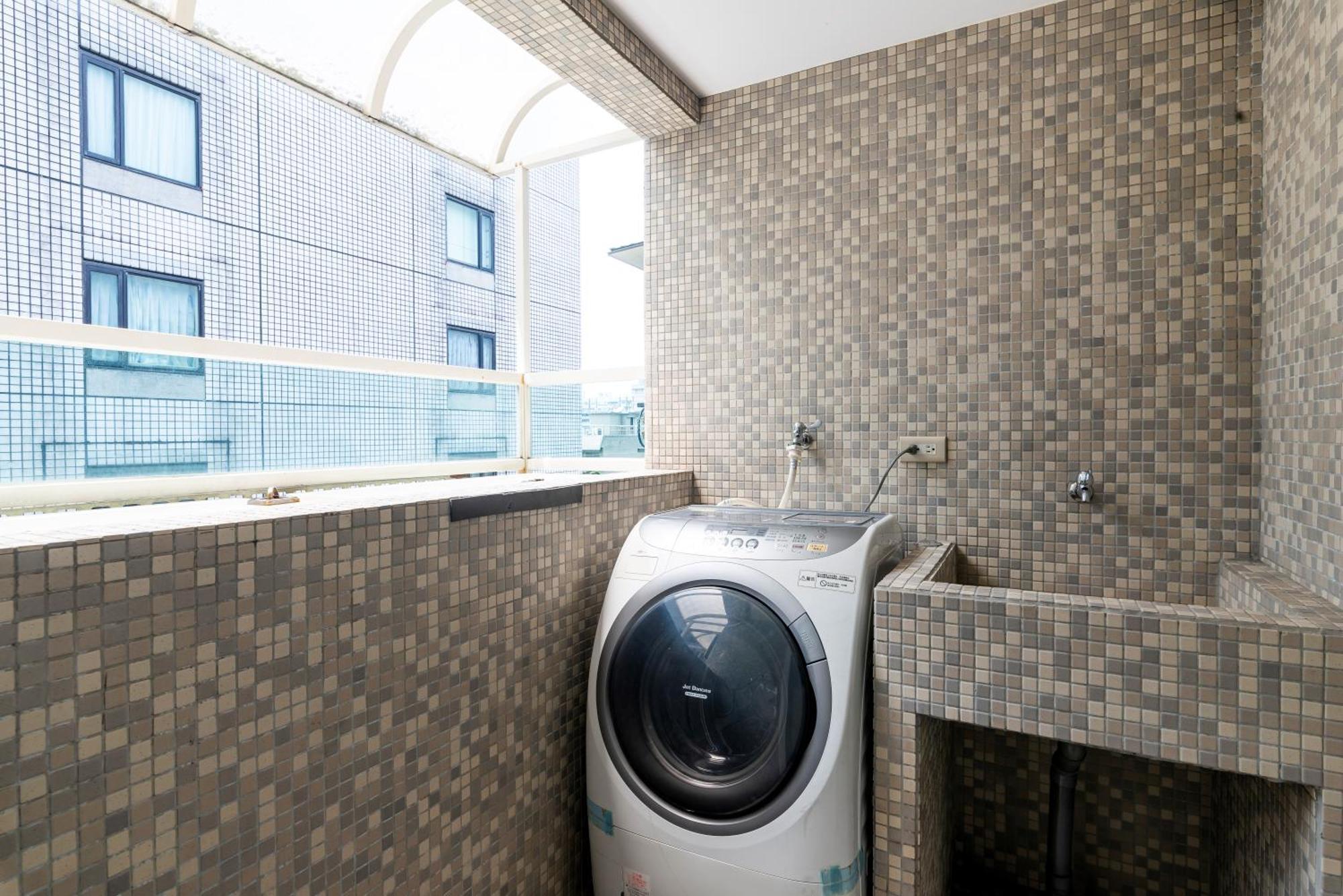 Comfy & Central 2B1B, Sleeps 5, 3Min To Daan Mrt 舒適市中心 2房1衛 睡5人 3分到大安站 台北市 エクステリア 写真
